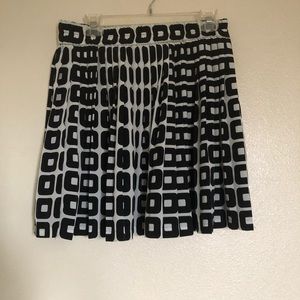 Banana Republic Black and White Skirt Size Small